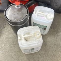 Free 5 gallon jugs with lids