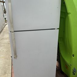 White Kenmore Refrigerator