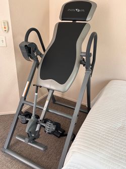Innova inversion table