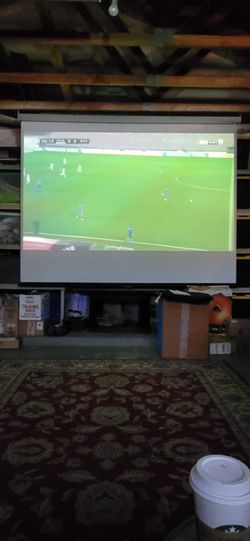 LUMA PROJECTION SCREEN BY DRAPER