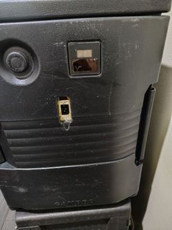 Electric food warmer / carrier