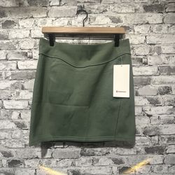NWT Lululemon Scuba High Rise Mini Skirt Size Large (GREU) LW8ALSS