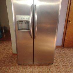 Frigidaire Professional Refrigerator 