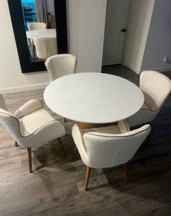 Apartment Perfect White Round Dining Table and 4 Chairs 🪑 Same Day Availability 🚚