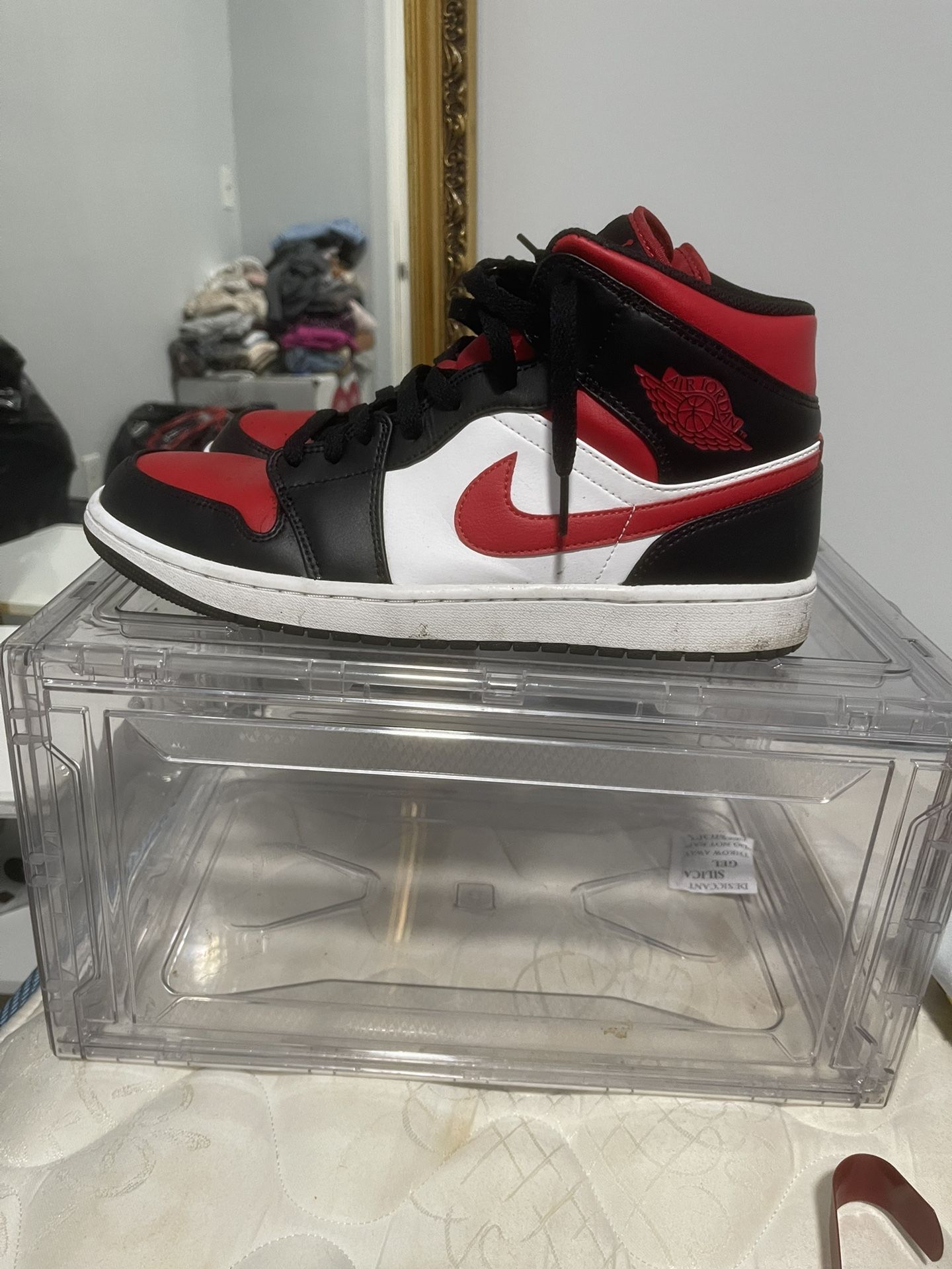 Jordan 1 Fire Red Mid(12)