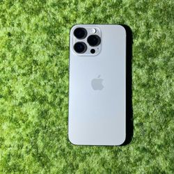 iPhone 16 Pro Max | 256GB | Natural Titanium | Factory Unlocked