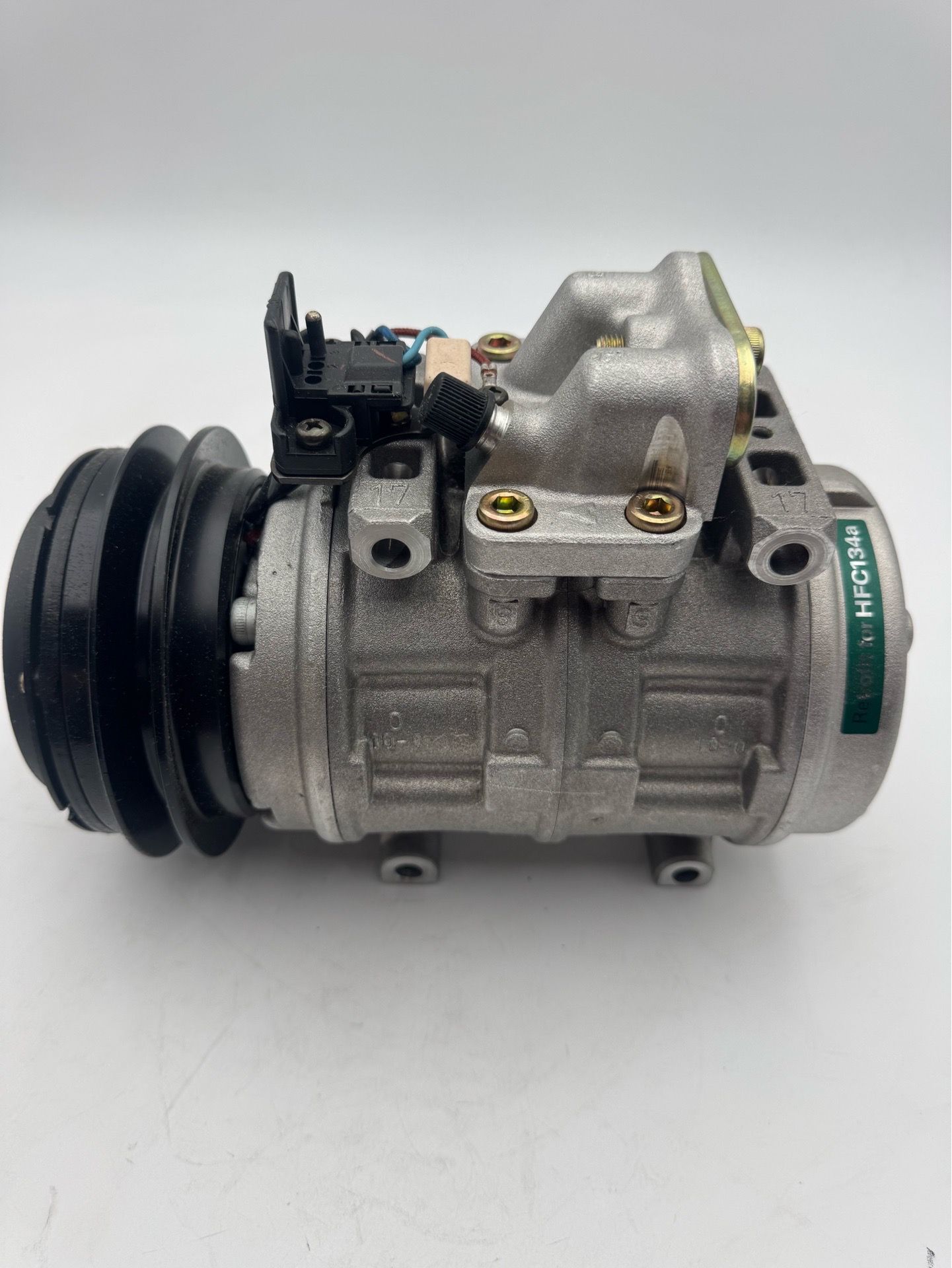 DENSO 000(contact info removed) AC COMPRESSOR MERCEDES S-CLASSE W126 W128 W111 R107 1(contact info removed)
