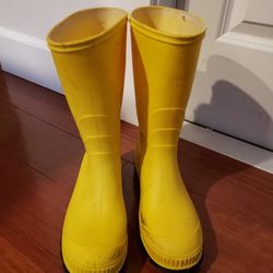 Kamik Rain Boots Size 6