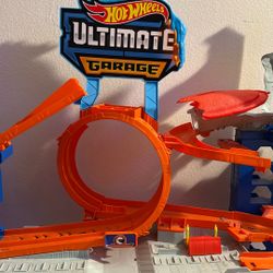 Hot Wheel Ultimate Garage 