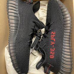 DS ADIDAS BRED YEEZY 350 SIZE 9.5