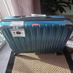 today push Journey Effortlessly with Resilient Checked Luggage!