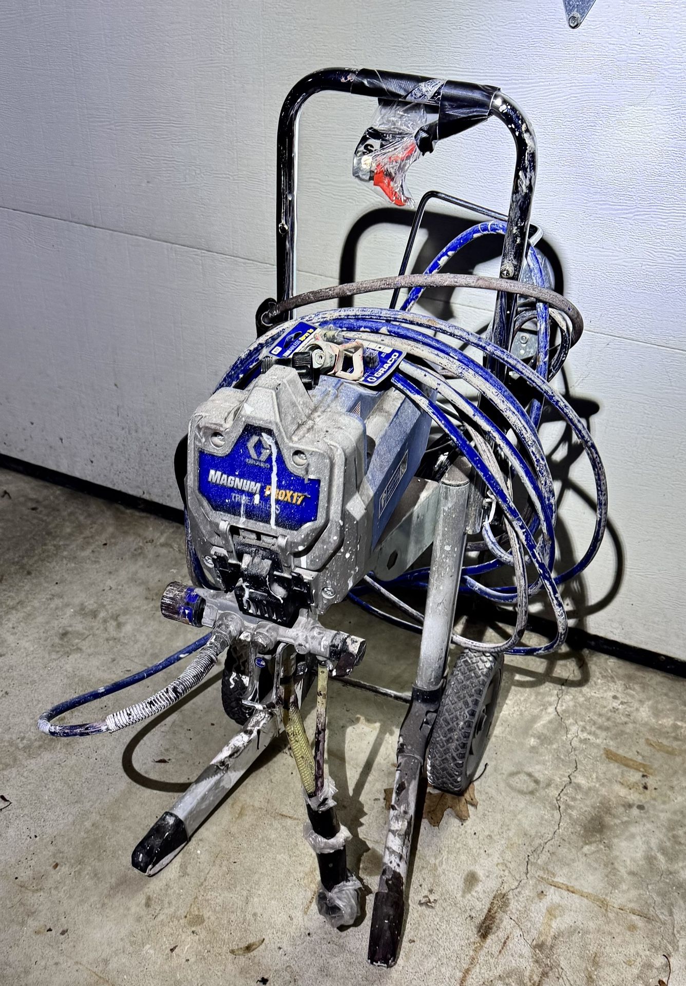 Graco Magnum ProX17 Cart Airless 3000 PSI Paint Sprayer 17G178