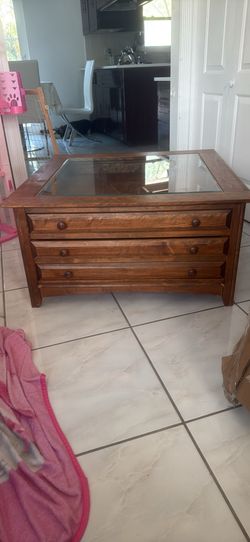 WOODEN TABLE