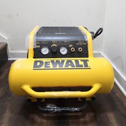 ‼️Firm Price‼️
4.5 Gal. Portable Electric Air Compressor