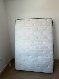 Queen matress
