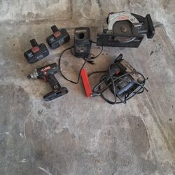 Craftsman Set .saw Drill Jigsaw And 2 Batteries  And Charger