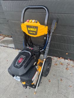 DeWalt 3300 PSI Gas Pressure Washer