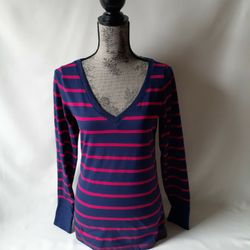 Mossimo supply Co.red/blue v-neck long sleeve top