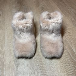 Ugg Boot/Slippers
