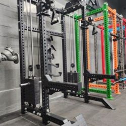 #*ULTIMATE POWER RACK FUNCTIONAL TRAINER WITH DUAL SIDE PULLEYS, 400 LBS STACK WEIGHTS, MULTI GRIP PULL UP BAR ( BRAND NEW IN THE BOX)