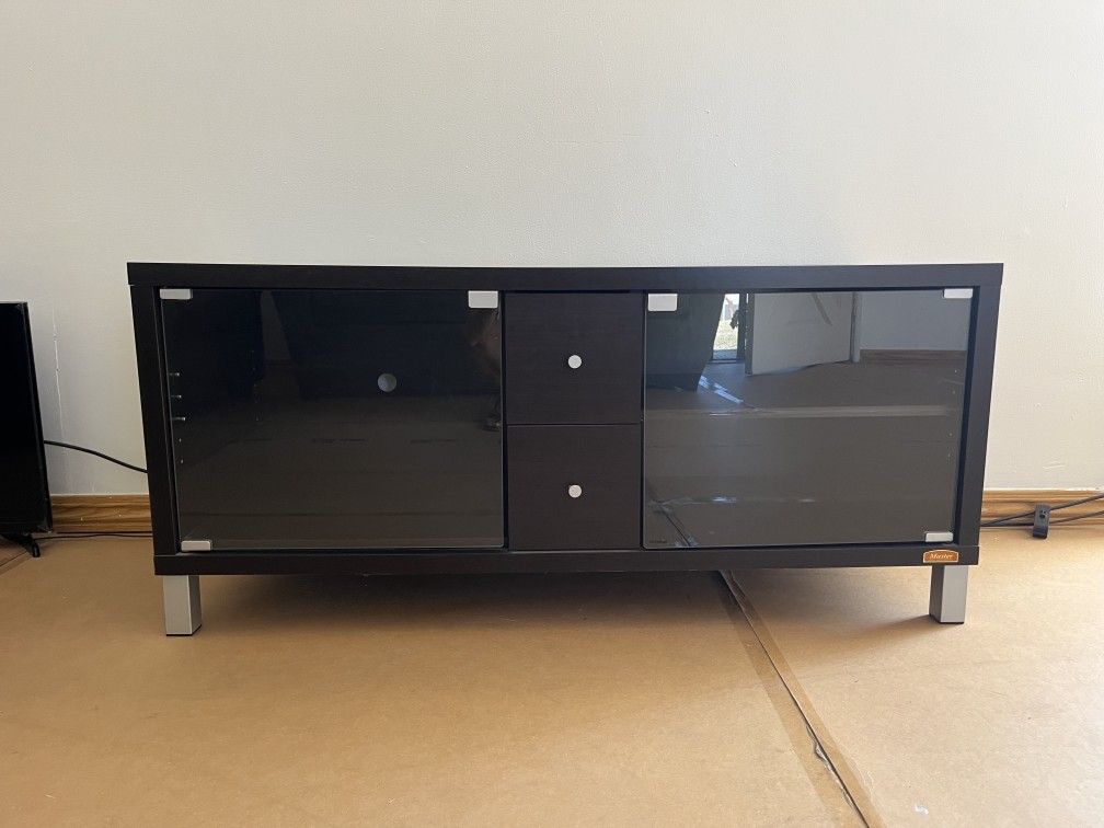 TV Stand 48 X18 X 22 In. $50