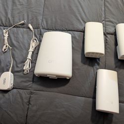 Netgear Orbi  Mini Router RBR40 With Extras