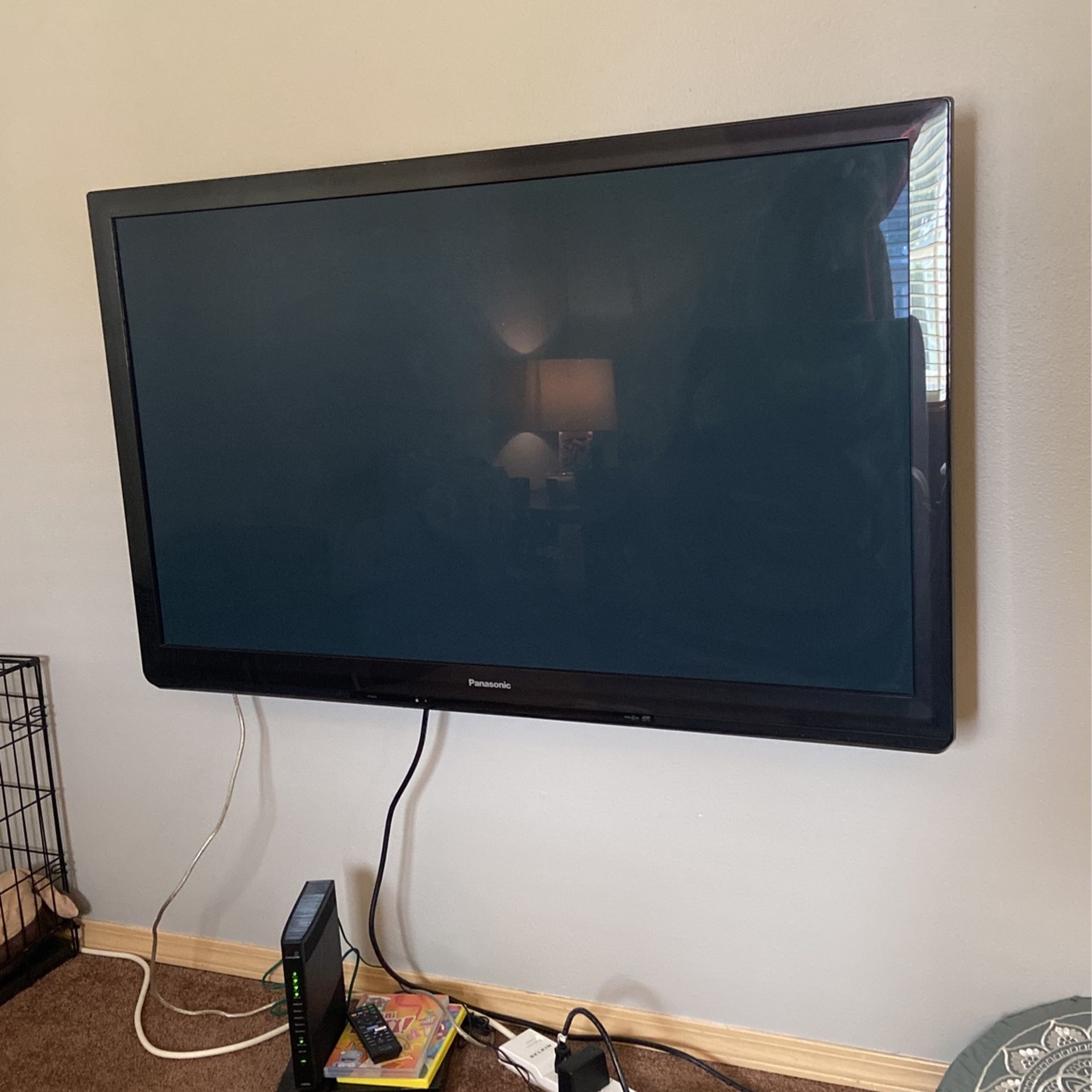 50” TV with DVD Player & Wall Mount