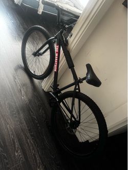 TMC × Throne "The Marathon Victory Bike" Black Stealth