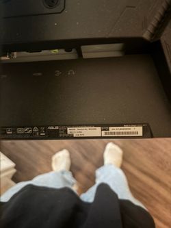 Samsung / asus Selling two computer lcd screens no wires