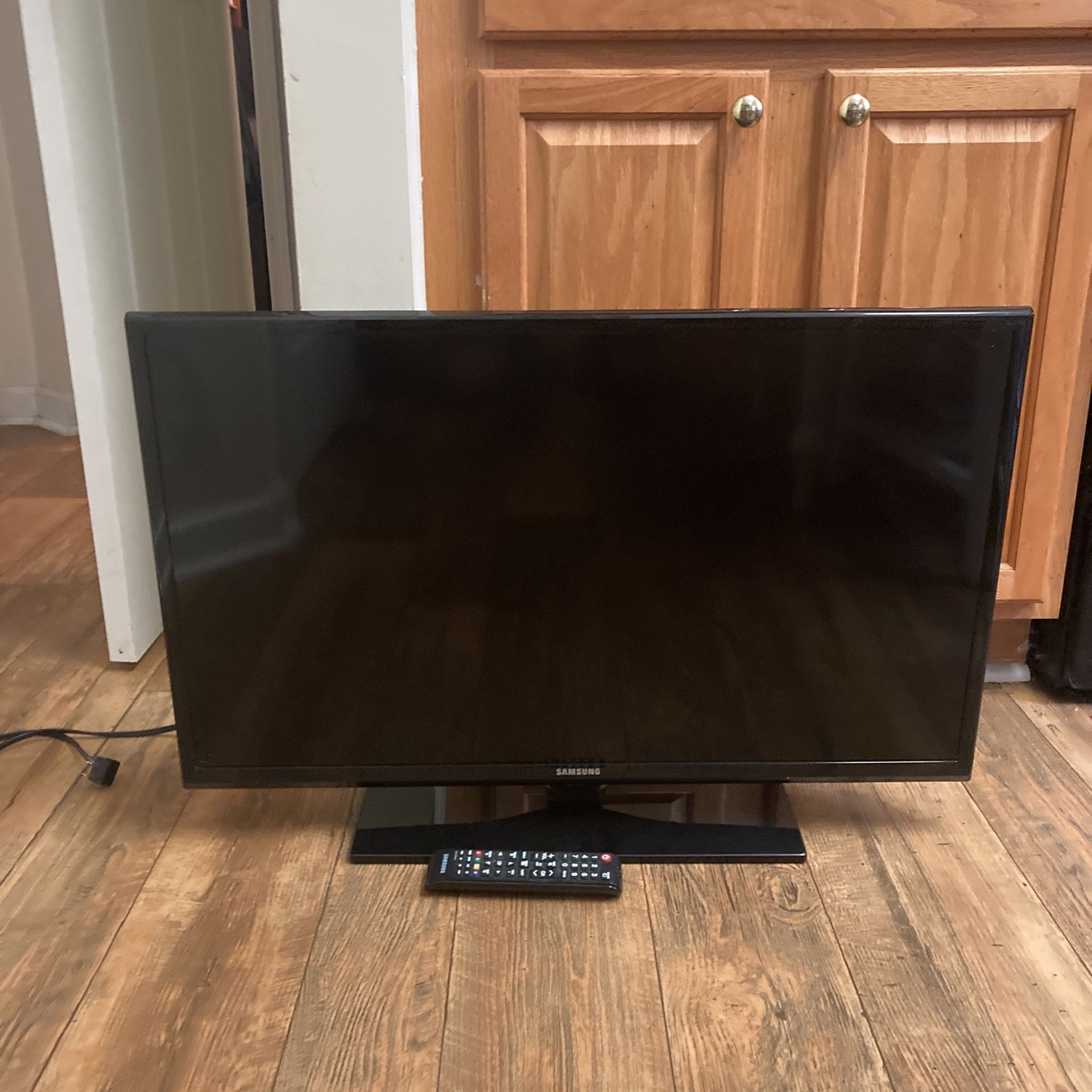32 Inch Samsung LCD Tv Screen 