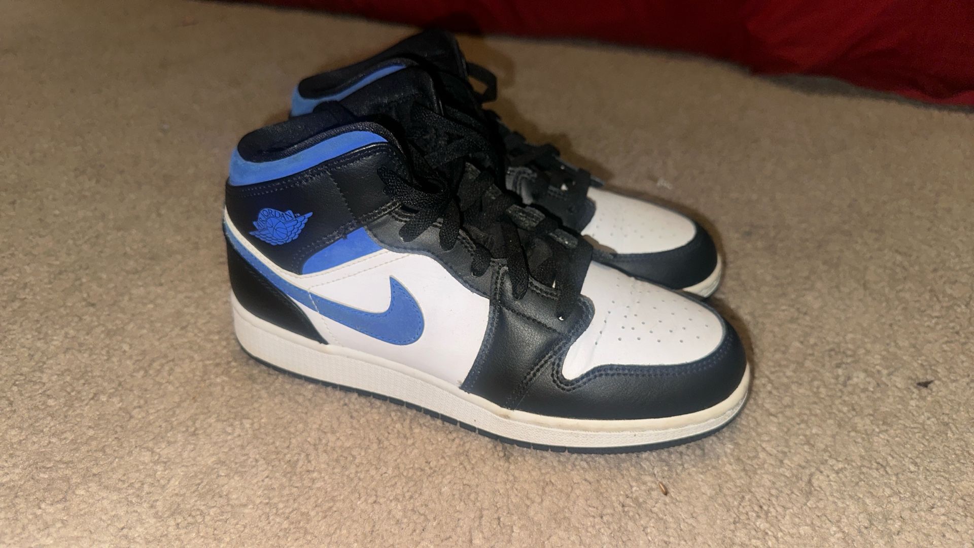 Jordan 1 Mid