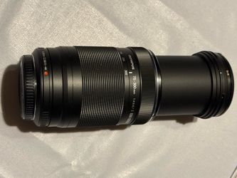 Olympus M.Zuiko Digital ED 75–300mm f/4.8–6.7 II Telephoto Lens