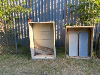 2 Metal cabinets