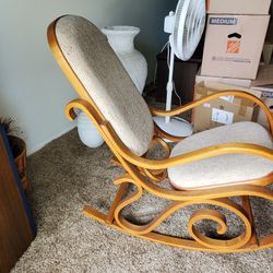 ROCKING CHAIR