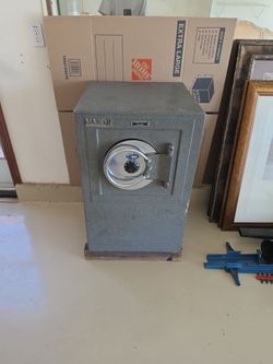 Major safe vault