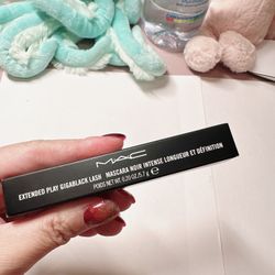MAC Extended Play Gigablack Lash Mascara/NWB