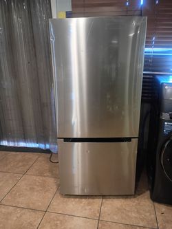 Refrigerador muy bueno nuevo