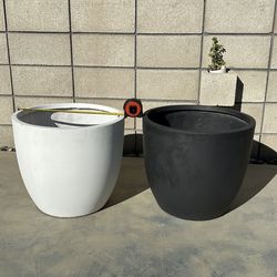 large modern pots 17 x 19