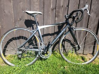 Giant Carbon Fiber Road Bike (52 cm - Small)