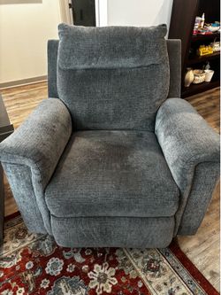 Barsana Power Recliner. Great condition!