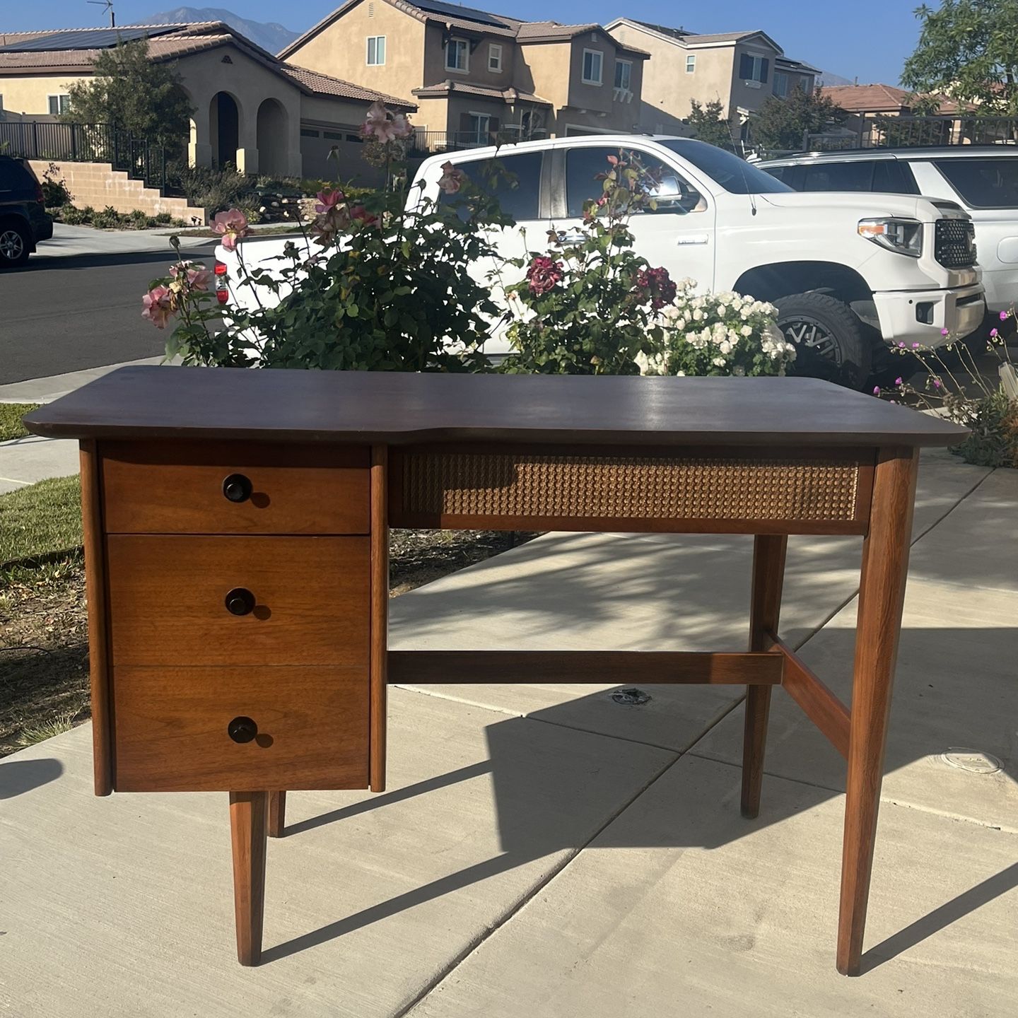 flanders mid century desk 机 デスク ヴィンテージ Beautiful mid-century desk by Flanders USA …in excellent
