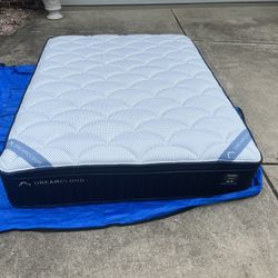 Dreamcloud Premier Queen Mattress 