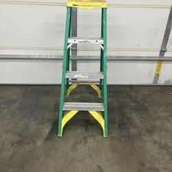 Werner 4’ Fiberglass Stepladder