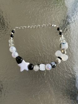 Poachaco Green &  White   Bracelet - NEW