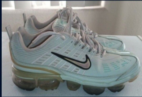 Girls Lime Green Nikes