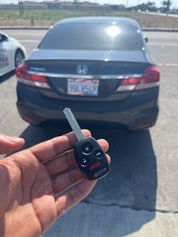 Car Keys N Remotes/ Llaves Con Control