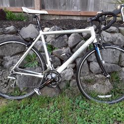 Novara  Carema Women's Road Bike  