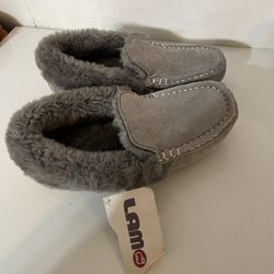 Lamo Slippers For Kids Size 5 Big Kid Never Used