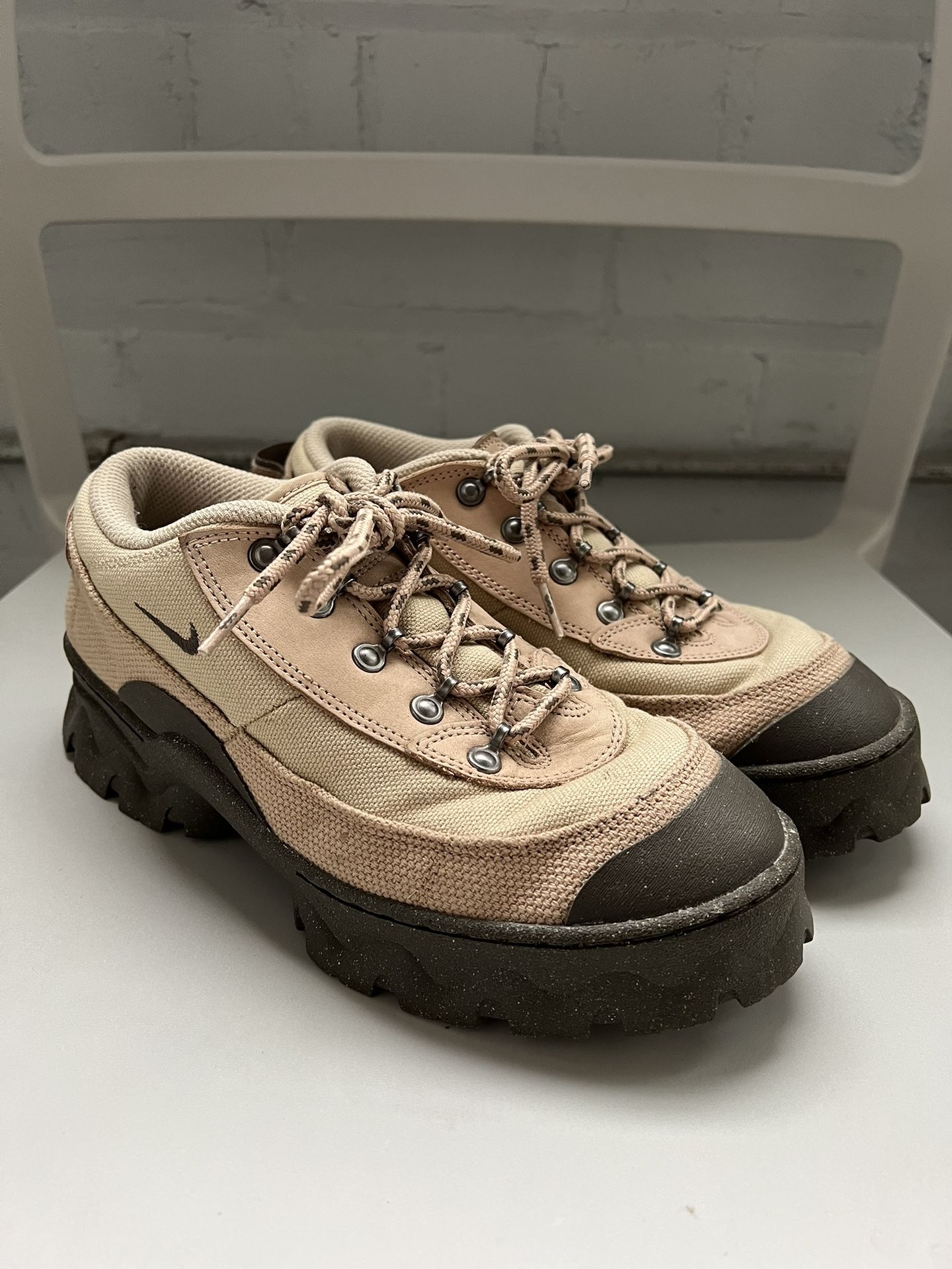 Nike Brown Lahar Low Women's size 8.5