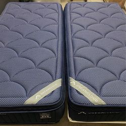 Dreamcloud Luxe Hybrid Split King Mattress